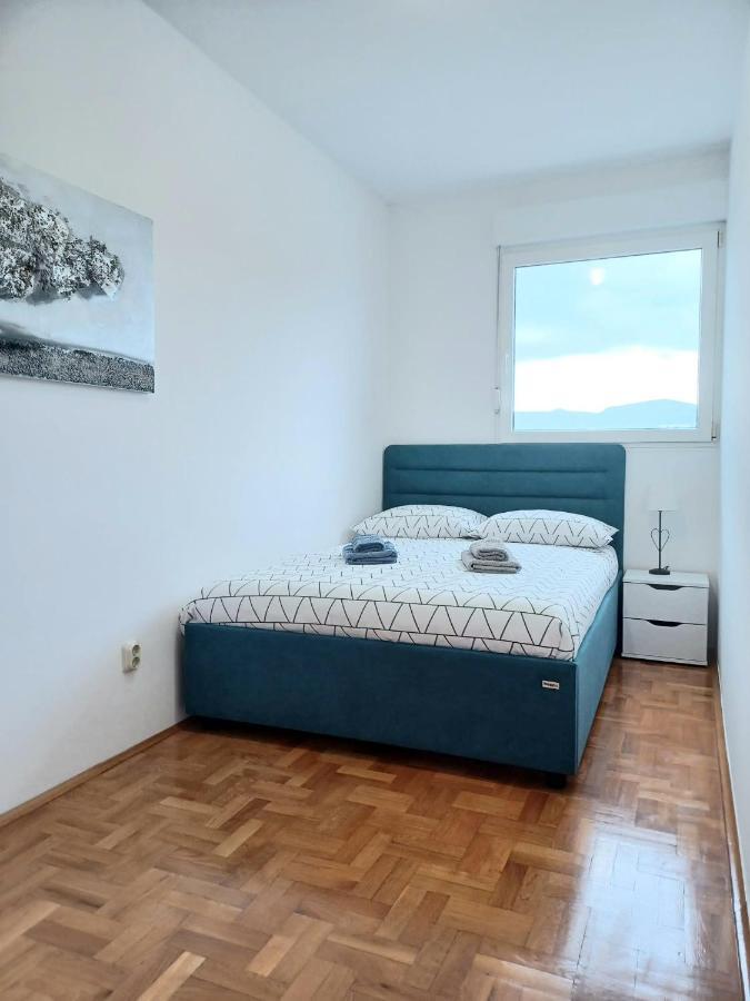 Spacious Apartment Smile With Terrace And Secure Garage Split Exterior photo