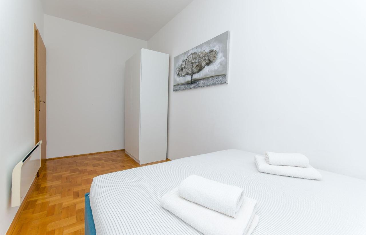 Spacious Apartment Smile With Terrace And Secure Garage Split Exterior photo